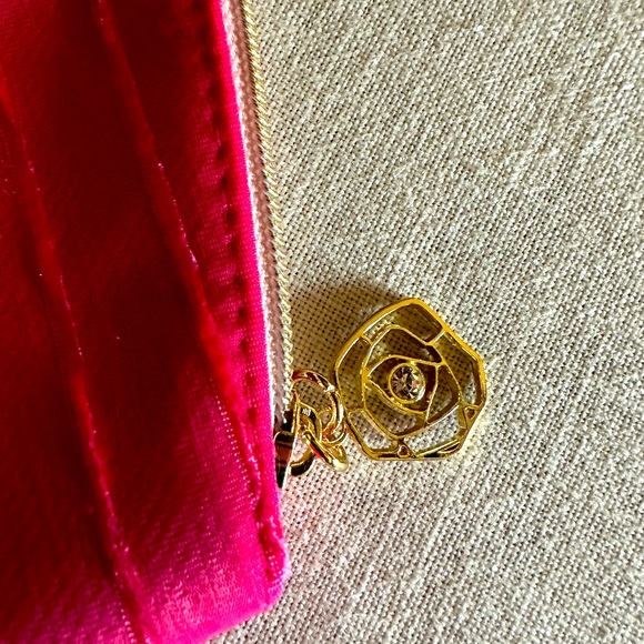 HOST PICK!! NEW💗LANCÔME HOT PINK LARGE ZIP BAG TEXTURED FABRIC- FAB GOLD CHARM - Picture 3 of 6